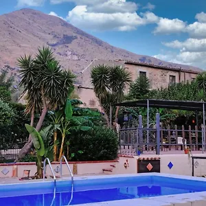 https://casa-vacanze-fondaco-di-scillato.sicilyhotelsitaly.net